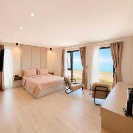 THE DECK OTEL