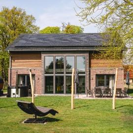 Traumvilla am Müritz Nationalpark, 20 Gäste, Sauna, hotel in Boek