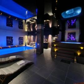 Villa with Private Pool in Hamois 350 m²
