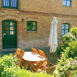 160 qm große Ferienwohnung für 5 Personen nahe Stettiner Haff, hotel a Bugewitz