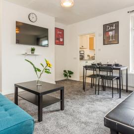 Stylish 3-Bed Apartment Near Newcastle Centre
