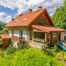 Przystanek Leśna - Apartamenty SPA blisko Kocierza, hotelli kohteessa Targanice