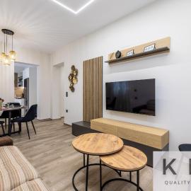 Corner apartment near Deboset bridge