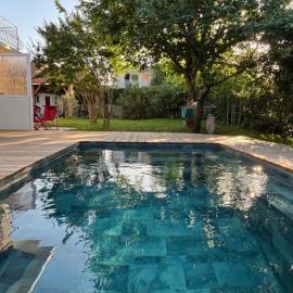 Villa Isalou à 800 mètres du bassin avec piscine privée et clim, hotel in Andernos-les-Bains