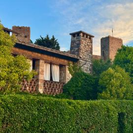 Sotto le Mura Monteriggioni - Unica casa a 50m dal Castello con Giardino e Parcheggio privato