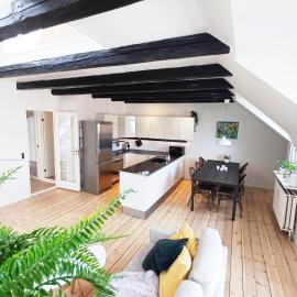Unique apartment on pedestrian street Randers – hotel w mieście Randers