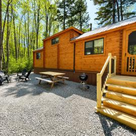 Cozy Coastal Cabin 1, hotel en Steuben