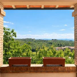 Panoramic apartment in Trequanda, Siena