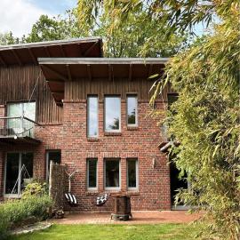 Ferienhaus mit Garten in der Lüneburger Heide, hotel in Schneverdingen
