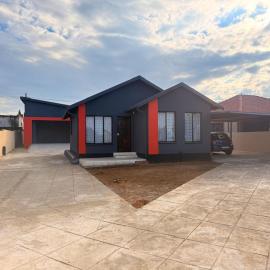 Lapeng Mogwase Free Parking-Free WIFI, hotel in Mogwase