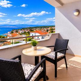Apartments Kvarner 2, hotel in Malinska