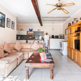 A Comfy Cosy Gdn Cottage in Claremont Cape Town