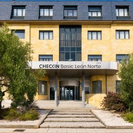 Checkin Basic León Norte、レオンのホテル
