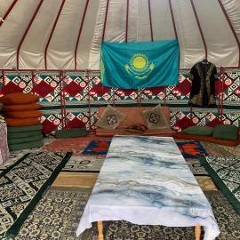 Murat Lyazzat Hotel, hotel in Kurmenty