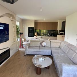 Chambre privée , dans un 4 pièces , avec SDB privative, hotell i Saint-Witz