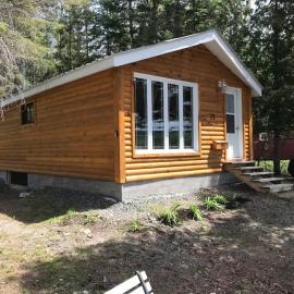 202 rang du Lac Lejeune - Chalet au bord du Lac, hotel in Squatec