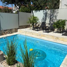 Holiday Home Sunset Azzurro with heated pool and free private parking