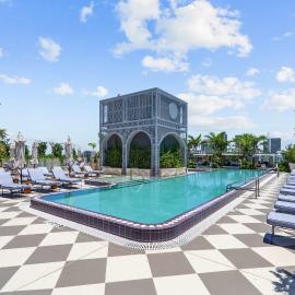 Rooftop Pool & Gym - City Views - Modern Condo, hotel Miamiban