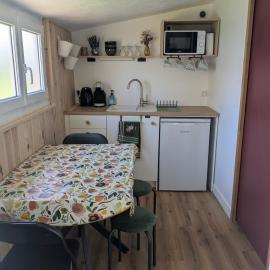 Logement chaleureux à 4km du circuit des 24h du Mans, hotel v destinácii Arnage