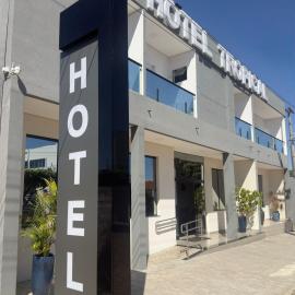 Hotel Tropical, готель у місті Акідауана