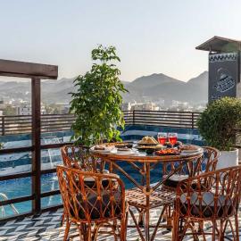 Mangal Residency, хотел в Bedla
