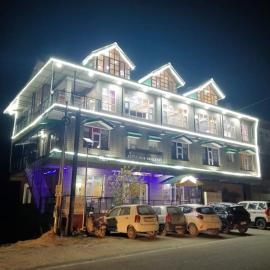 Apple Bud Homestay، فندق في Ghund