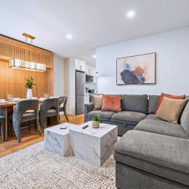 Casa Hotels Gerrard Modern Downtown Suite