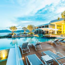 Crest Resort & Pool Villas, hotel in Patong Beach