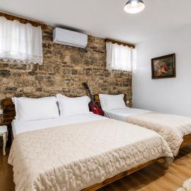 Kitarat Berat Castle, hotel in Berat