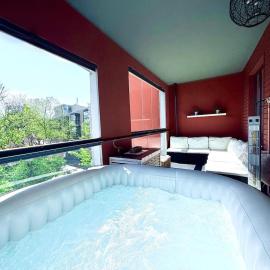 Sauna & outdoor hot tub, 6 people, Parking, AC, 2BR