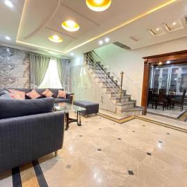 Ramzan Lodges, hotel u gradu Mure