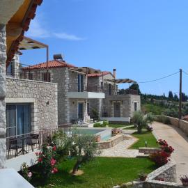 Elements Villas, מלון בפלרוס