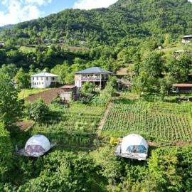Glamping Machakhela 2, hotel u gradu 'Ch'ik'unet'i'