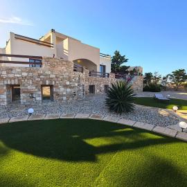 PetraCasa Luxury Villa, hotelli Azolimnosissa