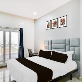 Super Hotel O Sweetheart Luxurious Rooms, hotel di Patancheru