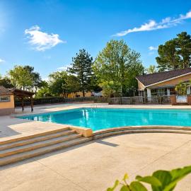 Maison climatisée avec piscine près Uzès et du Pont du Gard