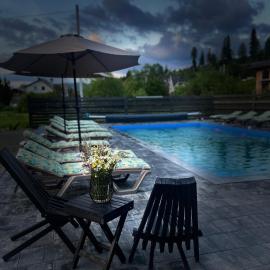Kvitkovyi Rai З червня басейн з підігрівом 10 на 5 метрів, hotel in Slavske