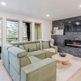 1BR Condo Pool & Hot Tub fitness center trails