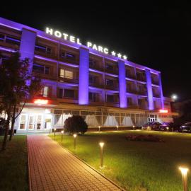 Hotel Parc โรงแรมในไกรโอวา