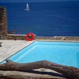 Kea Seascape Villa - a Cycladic Seaside Retreat โรงแรมในGrionísi