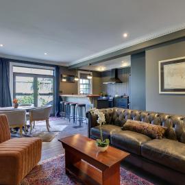 A Timeless Retreat at Historic Crompton House，伍斯特的飯店