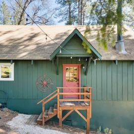 Amazing Cabin in the Pines Sleeps 10, hotel en Arnold