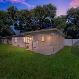 Sunny Plant City Retreat Private Yard