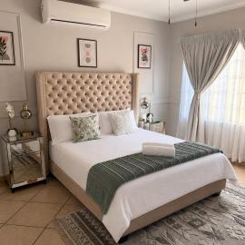 Brytelight Hideaway-Poolside Stay