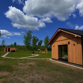 Peaceful Family Cabin with Sauna&Hot Tub near Riga, hotel in Kangari