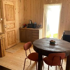 Karula Stay - 2 Bedroom City House and Caravan, hôtel à Antsla