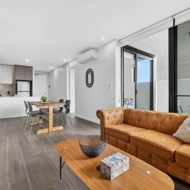 Dickson New 2b2b w Free Parking in Calypso, hotel in Downer