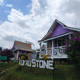 Kurau Stone Chalet, готель у місті Тайпінг