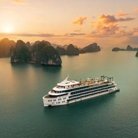 Luna Cruise Luxury Ha Long Bay โรงแรมในฮาลอง