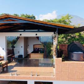 Pitaya House, hotel i San Lucas Tolimán